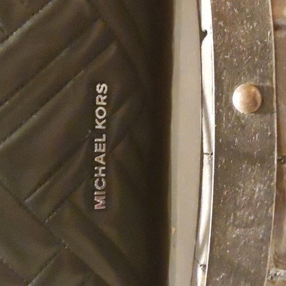 NEW Michael Kors Kathy LG Satchel - Picture 2 of 2
